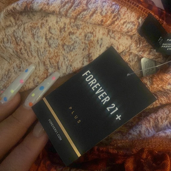 Crop Top - Picture 4 of 4